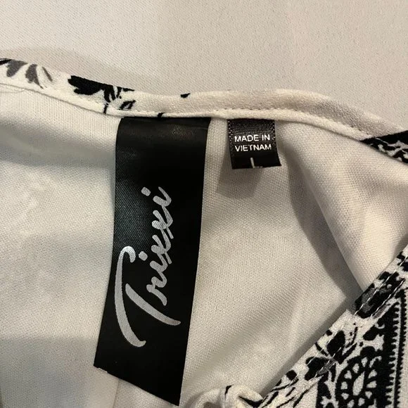 White & Blue Trixxi Printed Off-the-Shoulder Sleeved Dress - Picture 3 of 6